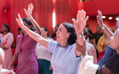 La Presencia del Espíritu Santo en la Iglesia Adoradores del Reino: Un Encuentro Transformador