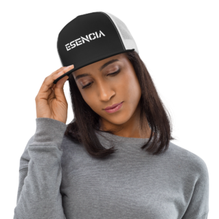 Descubre el Poder de las Gorras ESENCIA Las gorras no son solo un accesorio; son una declaración de estilo y actitud. Las gorras ESENCIA combinan diseño único, calidad superior y funcionalidad, haciéndolas imprescindibles para quienes buscan lucir increíbles mientras cuidan su bienestar.